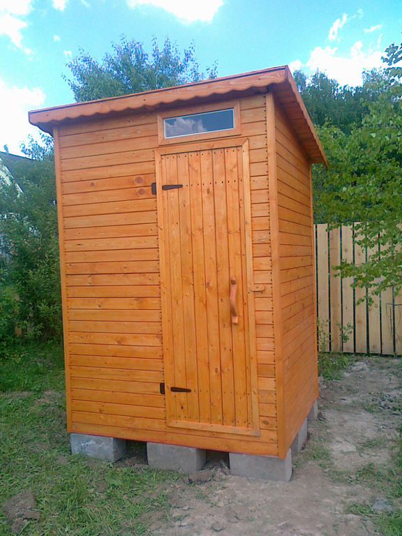 Хозблок с туалетом для дачи и сада 1х2 метра от компании Уют  в .