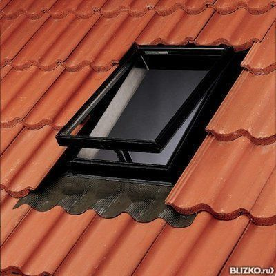 Люк-выход на кровлю VELUX VLT 1000 45x55см