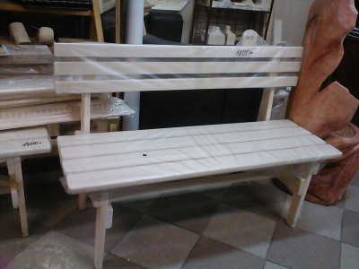 Деревянная скамейка со спинкой (1,5)
