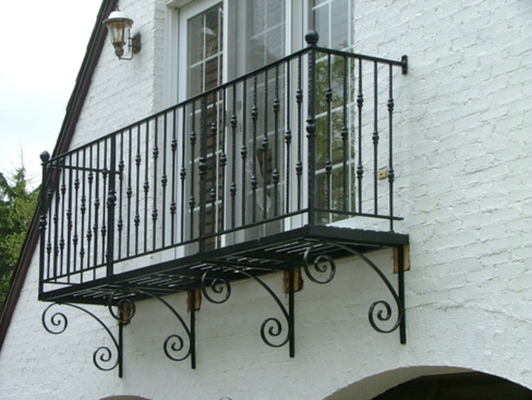 Металлические ограждения балконов с монтажом, цена за кв.м.
