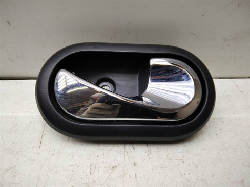 Ручка двери передней правой внутренняя Nissan Terrano (D10) 2014- (УТ000144257) Оригинальный номер 8200733847